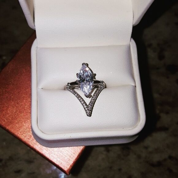 TENSION MOUNT COCKTAIL RING – LIMITED SUPPLY ✨ - Picture 5 of 5